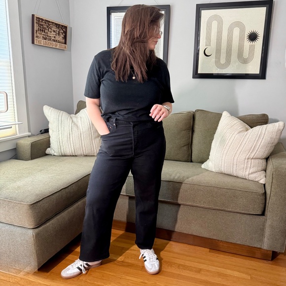 Levi's Black Straight Leg Women's Jeans - Picture 2 of 6